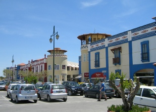 Algarve Shopping in Guia - outdoor car park
