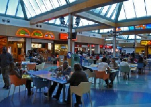 Algarve Shopping in Guia - first floor food hall