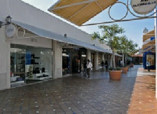 Algarve Shopping in Guia - outdoor spaces
